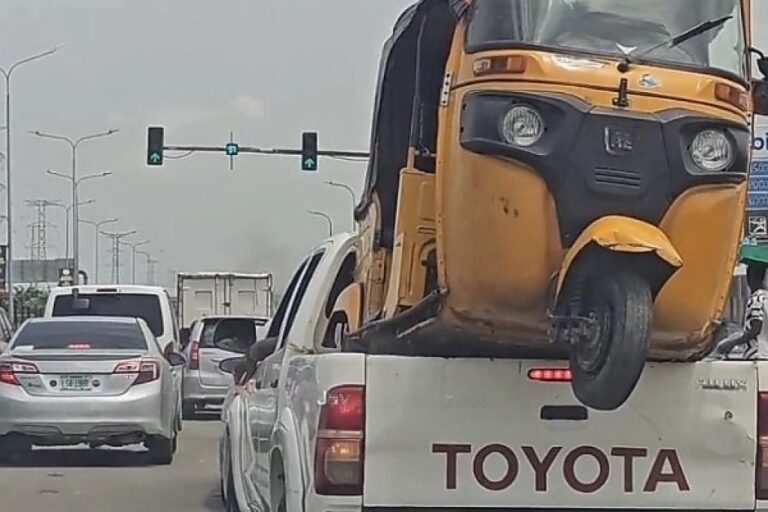 Photos : Toyota Hilux, A Tried-and-tested “Workhorse”, Seen Giving Keke Marwa A Lift