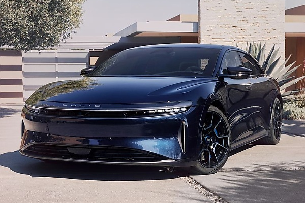 Actor Jigan Baba Oja Checks Out Lucid Air In U.S, Hopes To Buy The $70,000 Ultra-luxury Electric Sedan - autojosh