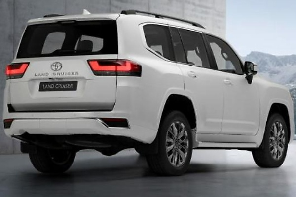 US-Market 2024 Toyota Land Cruiser Versus Global Market Toyota Land Cruiser 300 Series - autojosh