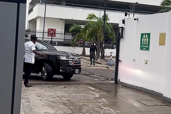 Zenith Bank New CEO Assumes Office, Turns Up At HQ In Style In Toyota Land Cruiser 300 - autojosh 