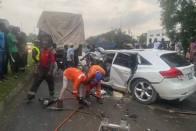 LASEMA Used Specialized Tools To Remove Toyota Venza Driver After Crashing Into Stationary Truck