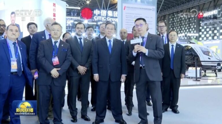 Tesla Tom Zhu Talks Tesla FSD With China Premier Li