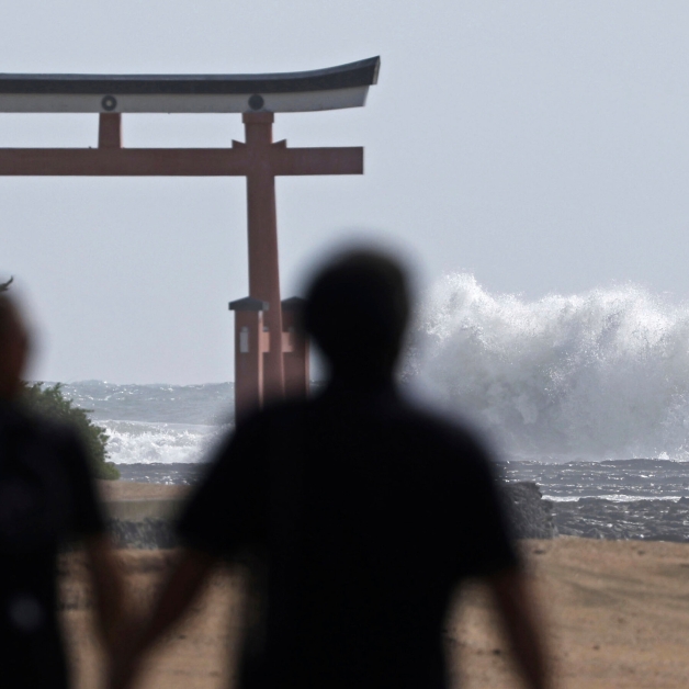 Nearly 1 Million People Are Evacuated as Typhoon Shanshan Lashes Japan