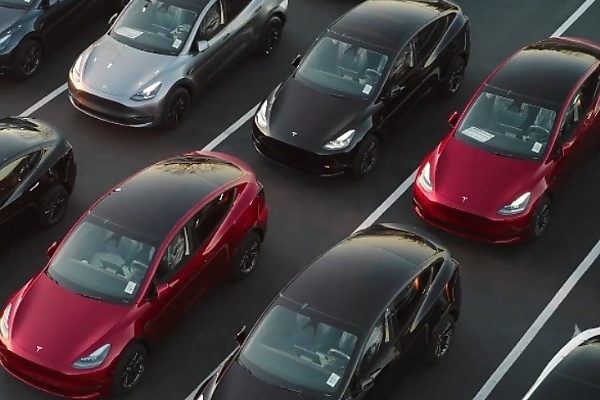 Tesla Cars Now Drive Themselves From Factory To Loading Dock Without Drivers Behind The Wheels - autojosh 