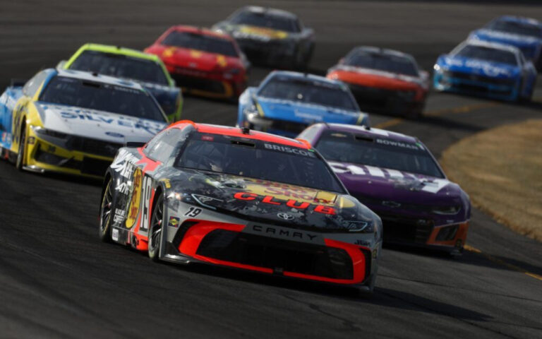 Sonoma Cup Starting Lineup: Shane van Gisbergen & Chase Briscoe Secure Front Row for Toyota/Save Mart 350