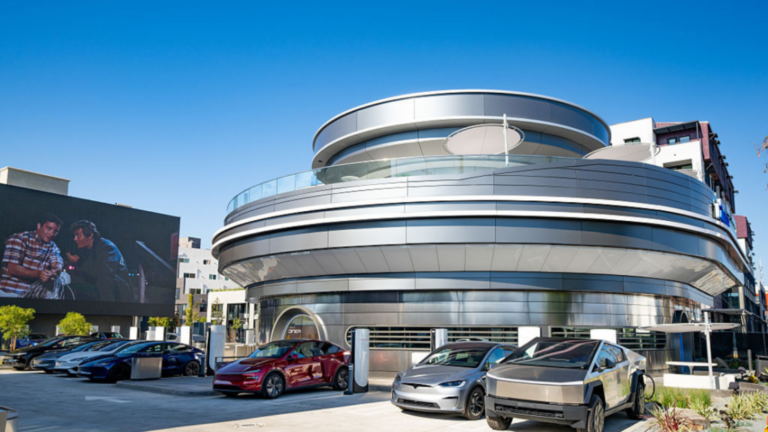 Tesla Diner & Drive-In opens in California