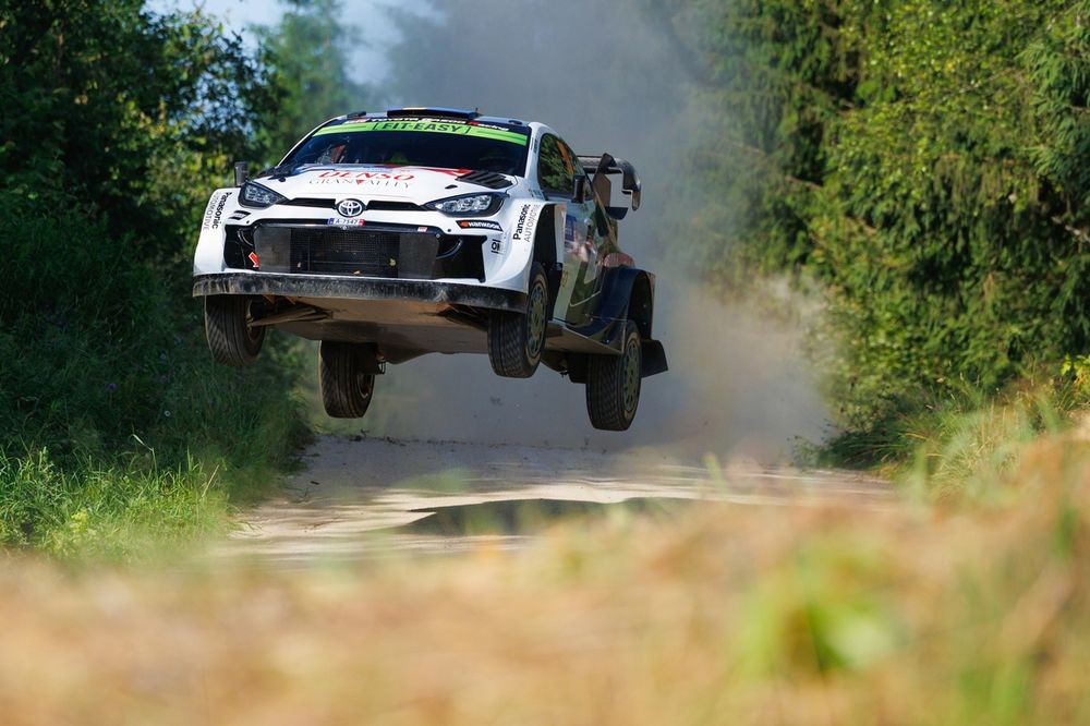 Oliver Solberg, Elliott Edmondson, Toyota Gazoo Racing WRT Toyota GR Yaris Rally1