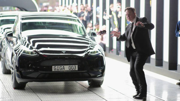 Tesla shareholders respond to latest push against Elon Musk