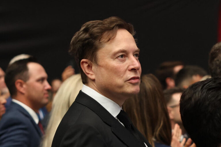 Elon Musk Says To ‘Vote Cuomo!’ In NYC Mayoral Election
