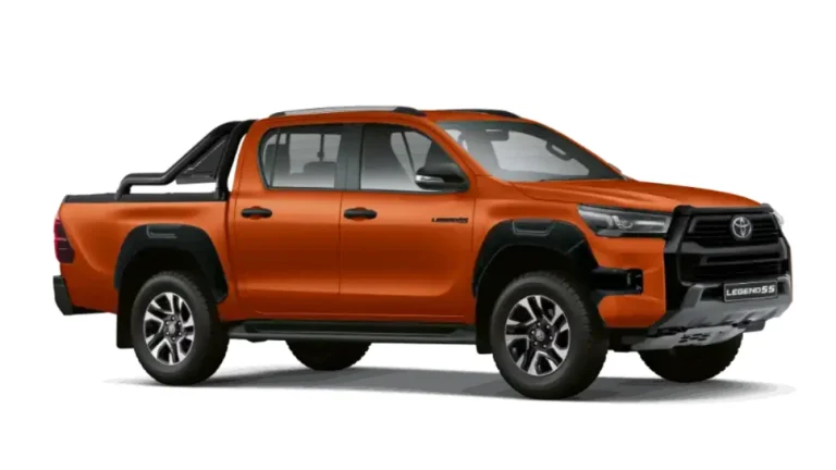 Zimbabwe Police Smash Cross-Border Car Theft Gang, Recover Stolen SA Toyota Hilux At Roadblock