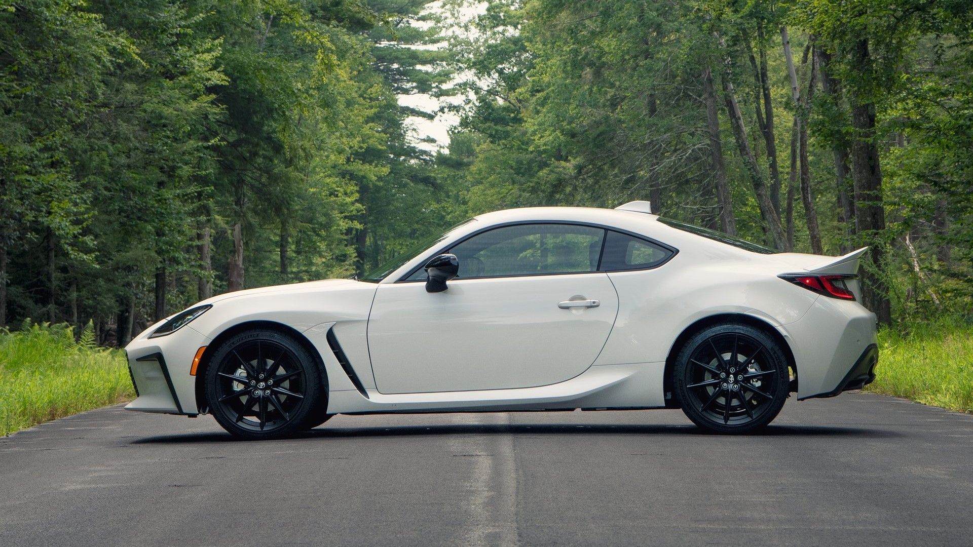 Side profile shot of a 2022 Toyota GR86