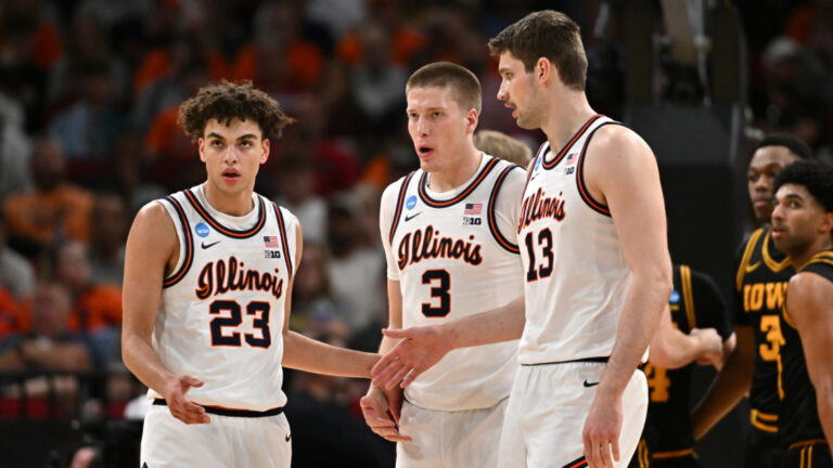Illinois-Indiana Elite 8 game interrupted by horn malfunction
